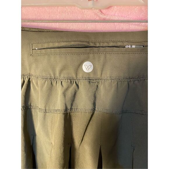 Livi Woman’s Active Athletic Army Green Pleated Skort Pickleball Size 22/24 - Picture 5 of 6